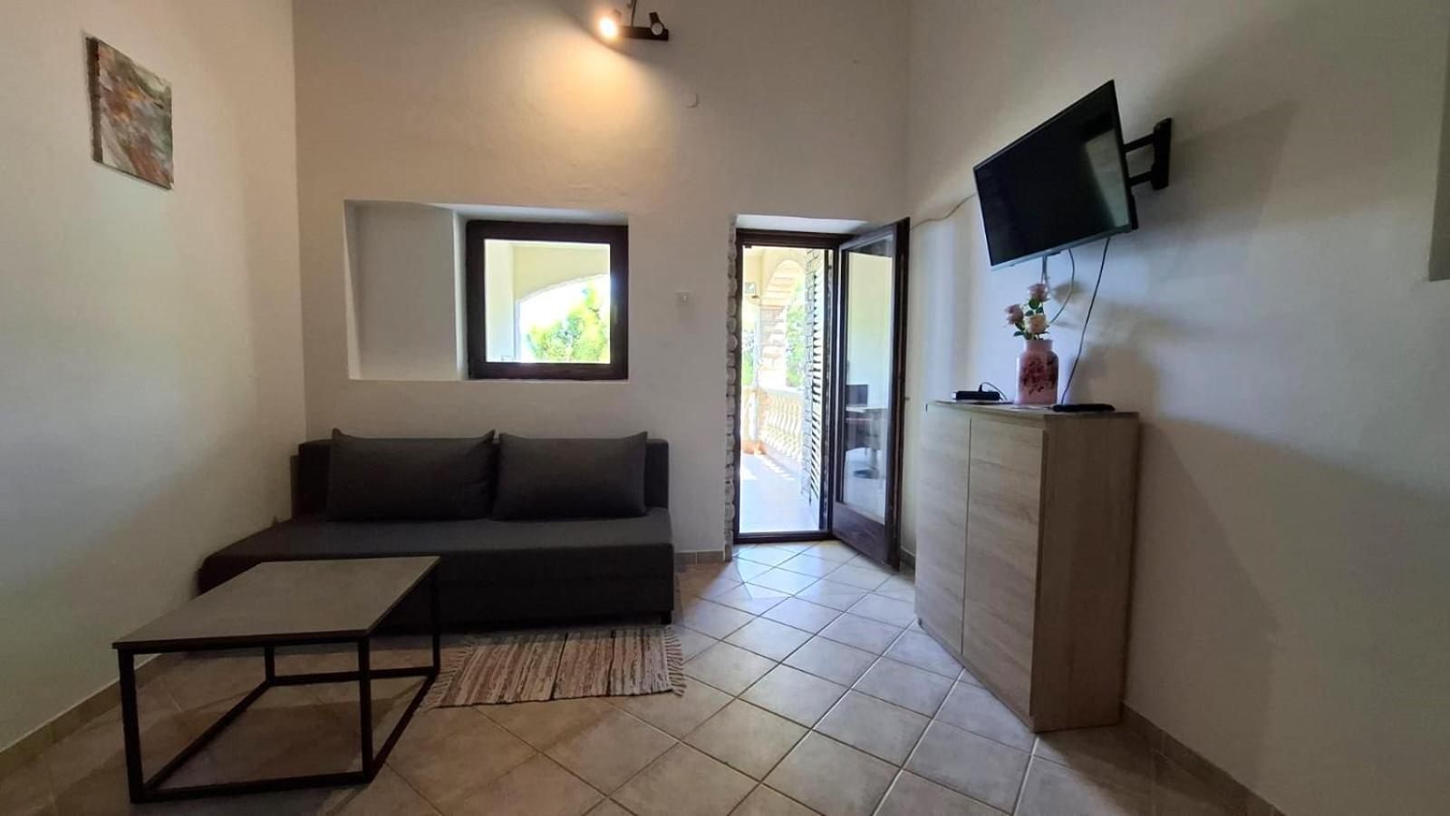 Apartman Karin Donji Karin Kültér fotó