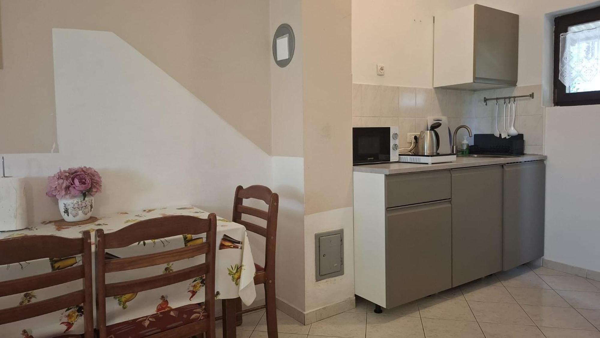 Apartman Karin Donji Karin Kültér fotó